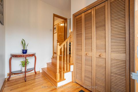 Photo 2 at 10 Castlebury Crescent, Steeles, Toronto