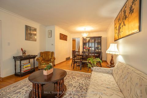 Photo 8 at 10 Castlebury Crescent, Steeles, Toronto