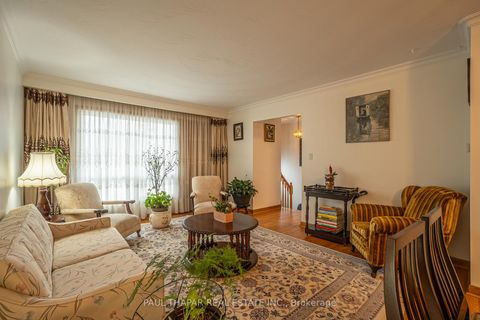 Photo 9 at 10 Castlebury Crescent, Steeles, Toronto