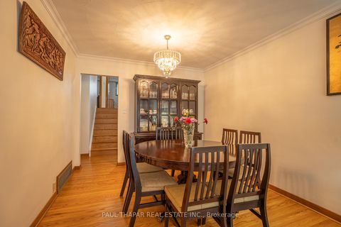Photo 11 at 10 Castlebury Crescent, Steeles, Toronto