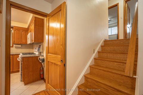 Photo 13 at 10 Castlebury Crescent, Steeles, Toronto