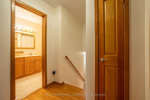 Photo 14 at 10 Castlebury Crescent, Steeles, Toronto