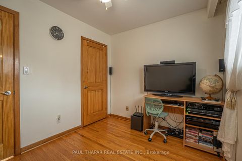 Photo 19 at 10 Castlebury Crescent, Steeles, Toronto