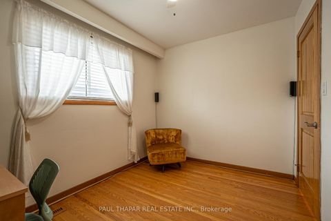 Photo 20 at 10 Castlebury Crescent, Steeles, Toronto