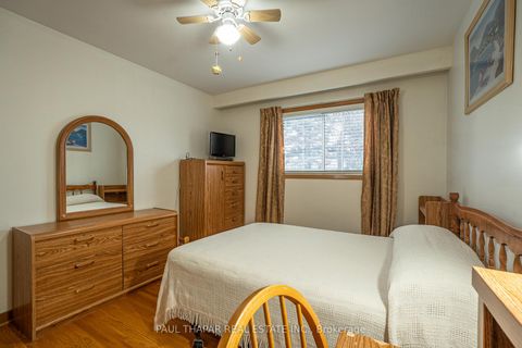 Photo 25 at 10 Castlebury Crescent, Steeles, Toronto