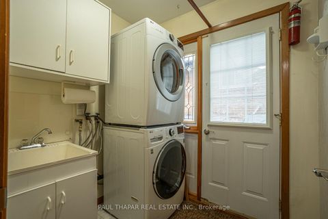 Photo 28 at 10 Castlebury Crescent, Steeles, Toronto