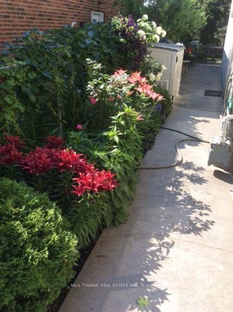 Photo 35 at 10 Castlebury Crescent, Steeles, Toronto