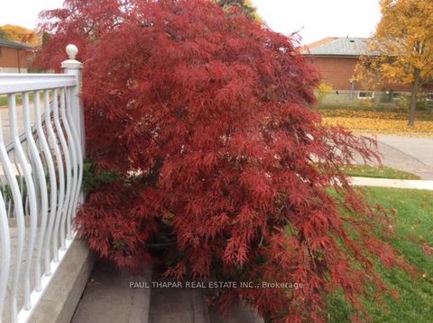 Photo 37 at 10 Castlebury Crescent, Steeles, Toronto