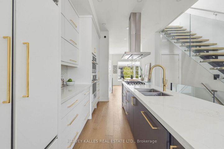 Photo 9 at 599 Soudan Avenue, Mount Pleasant East, Toronto