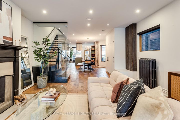 Photo 7 at 88 Grace Street, Bellwoods, Toronto