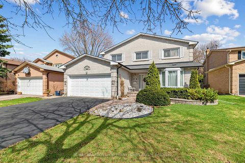 Photo 2 at 10 Hastings Drive, Unionville, Markham