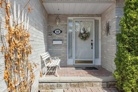 Photo 3 at 10 Hastings Drive, Unionville, Markham