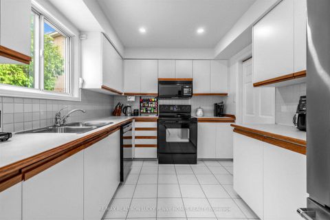 Photo 19 at 10 Hastings Drive, Unionville, Markham