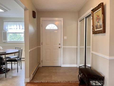 Photo 6 at 37 Canal Street, Keswick South, Georgina