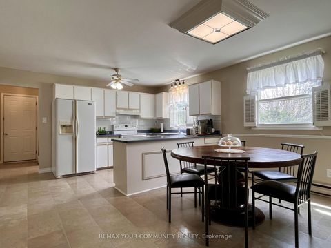 Photo 7 at 37 Canal Street, Keswick South, Georgina