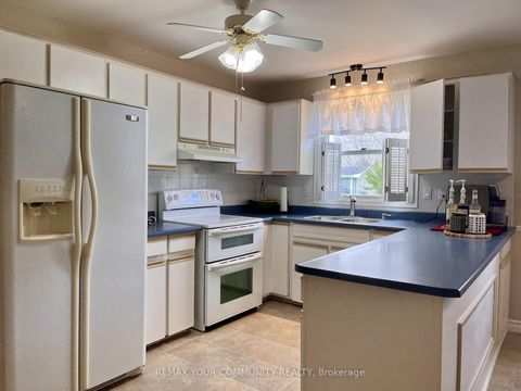 Photo 9 at 37 Canal Street, Keswick South, Georgina