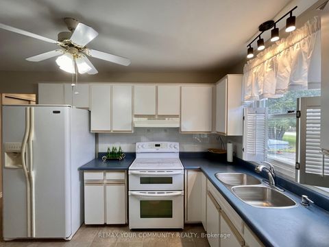 Photo 10 at 37 Canal Street, Keswick South, Georgina