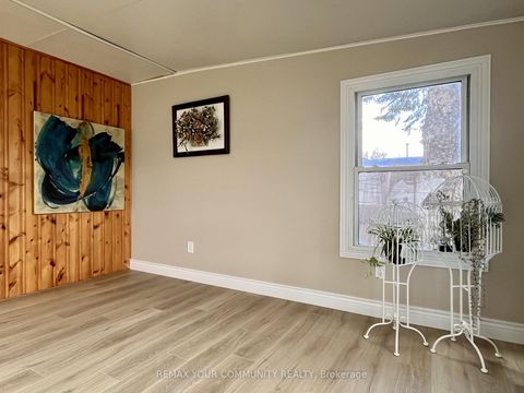 Photo 22 at 37 Canal Street, Keswick South, Georgina