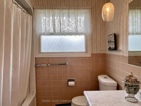 Photo 35 at 37 Canal Street, Keswick South, Georgina