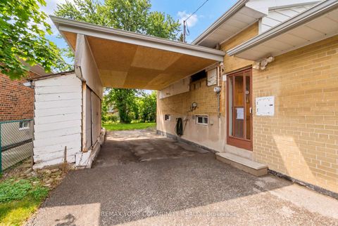 Photo 3 at 25 Fordwich Crescent, Kipling, Toronto