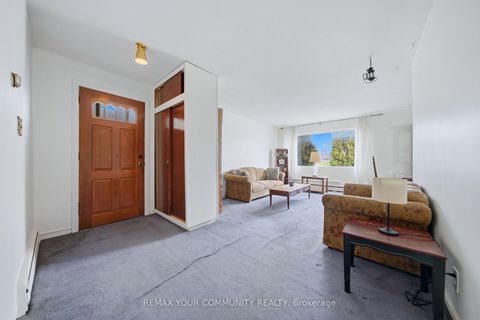 Photo 6 at 25 Fordwich Crescent, Kipling, Toronto