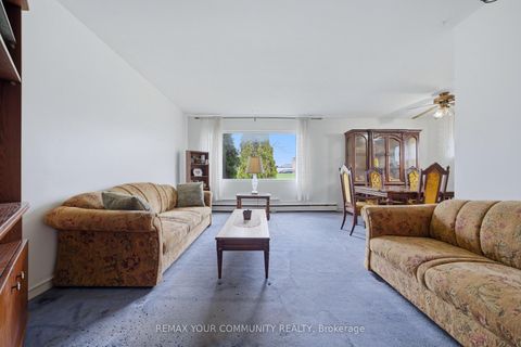 Photo 7 at 25 Fordwich Crescent, Kipling, Toronto