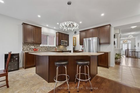 Photo 10 at 136 Riveredge Drive, Keswick North, Georgina