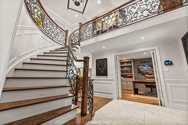 Photo 2 at 2446 Hammond Road, Sheridan, Mississauga