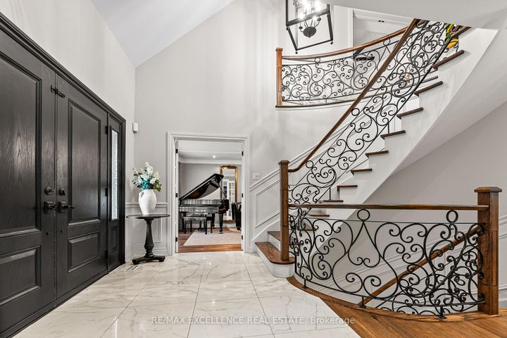 Photo 3 at 2446 Hammond Road, Sheridan, Mississauga