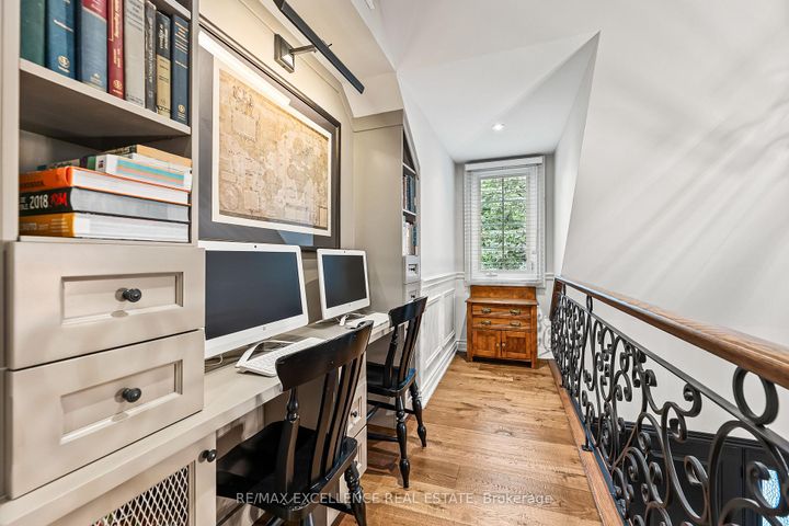 Photo 17 at 2446 Hammond Road, Sheridan, Mississauga