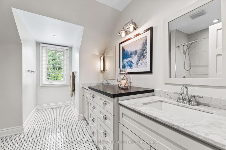 Photo 20 at 2446 Hammond Road, Sheridan, Mississauga