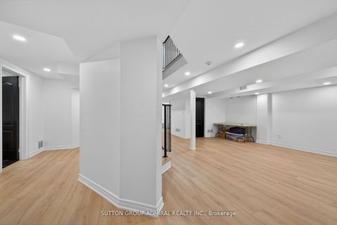 Photo 28 at 11 Malka Gate, Beverley Glen, Vaughan