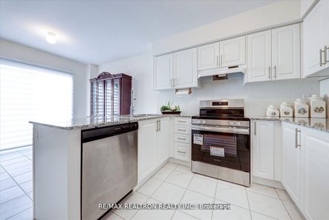 Photo 10 at 122 Cliff Thompson Court, Sutton & Jackson's Point, Georgina