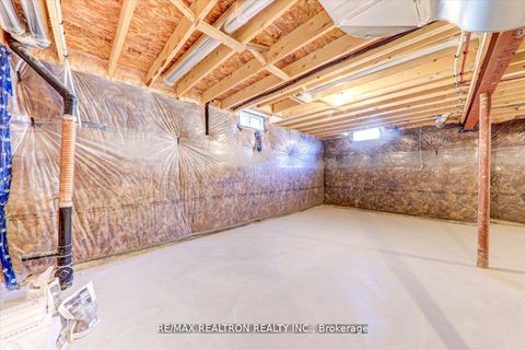 Photo 21 at 122 Cliff Thompson Court, Sutton & Jackson's Point, Georgina