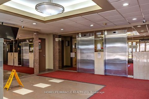 Photo 4 at 808 - 21 Markbrook Lane, Jamestown, Toronto