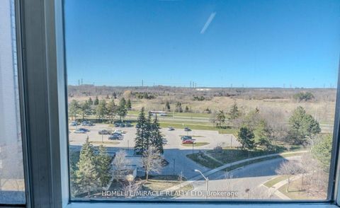 Photo 16 at 808 - 21 Markbrook Lane, Jamestown, Toronto
