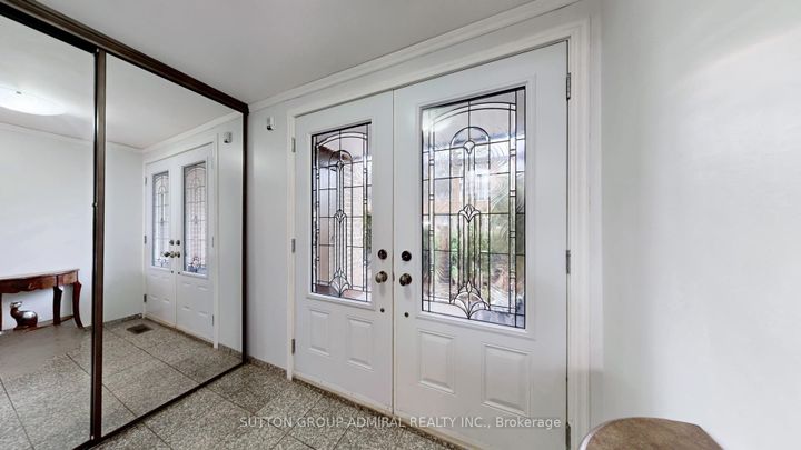 Photo 3 at 4 Dove Hawk Way, Branson, Toronto