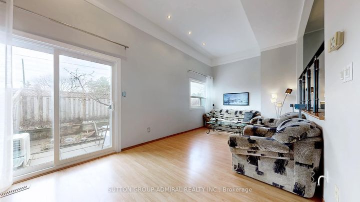 Photo 4 at 4 Dove Hawk Way, Branson, Toronto