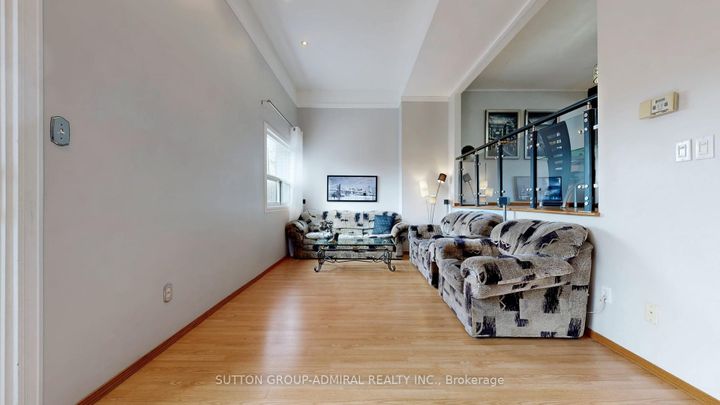 Photo 5 at 4 Dove Hawk Way, Branson, Toronto