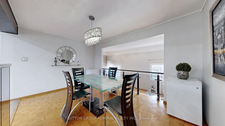 Photo 8 at 4 Dove Hawk Way, Branson, Toronto