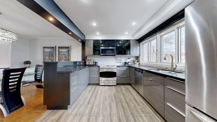 Photo 12 at 4 Dove Hawk Way, Branson, Toronto