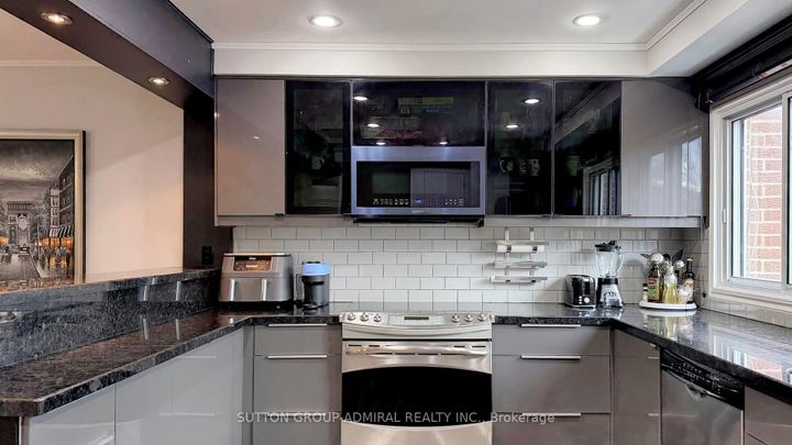 Photo 16 at 4 Dove Hawk Way, Branson, Toronto