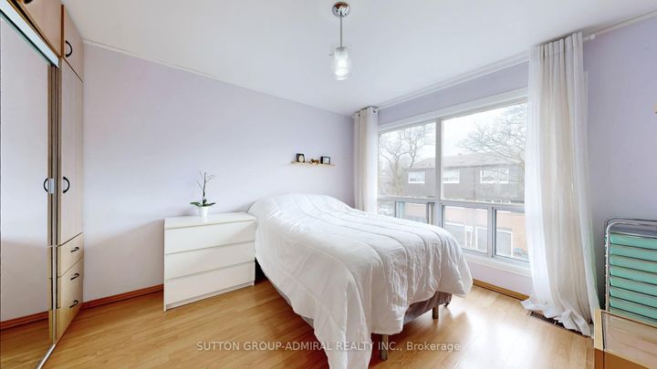 Photo 23 at 4 Dove Hawk Way, Branson, Toronto