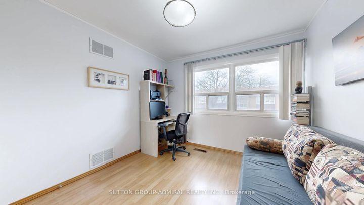 Photo 27 at 4 Dove Hawk Way, Branson, Toronto