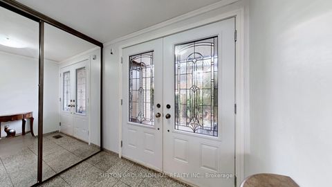 Photo 3 at 4 Dove Hawk Way, Branson, Toronto