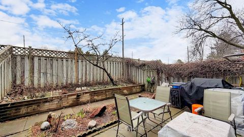 Photo 35 at 4 Dove Hawk Way, Branson, Toronto