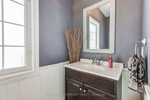 Photo 5 at 2 Laurelbank Crescent, Keswick North, Georgina