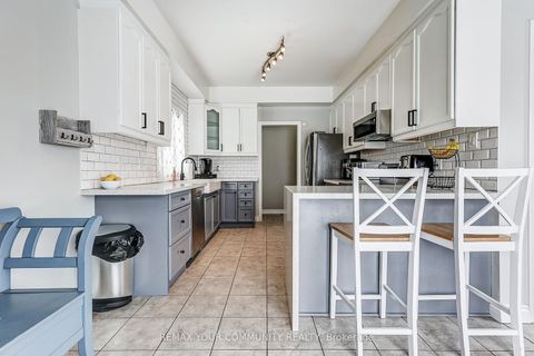 Photo 14 at 2 Laurelbank Crescent, Keswick North, Georgina