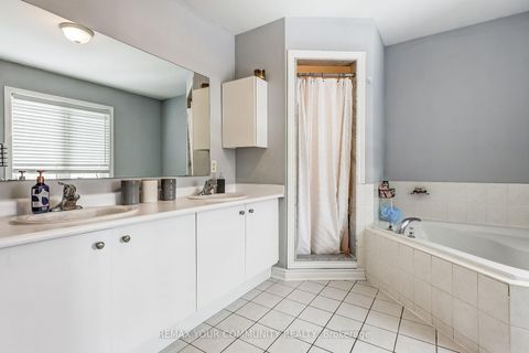 Photo 35 at 2 Laurelbank Crescent, Keswick North, Georgina