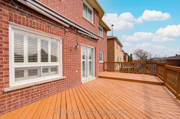 Photo 3 at 4802 Wild Rose Street, East Credit, Mississauga